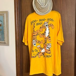 Top by Junk Food Clothing size small medium